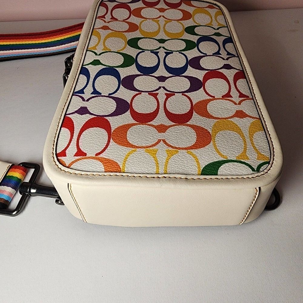 NWT Coach CJ581 MEN'S Sullivan Pack In Rainbow Signature Canvas - Picture 6 of 7